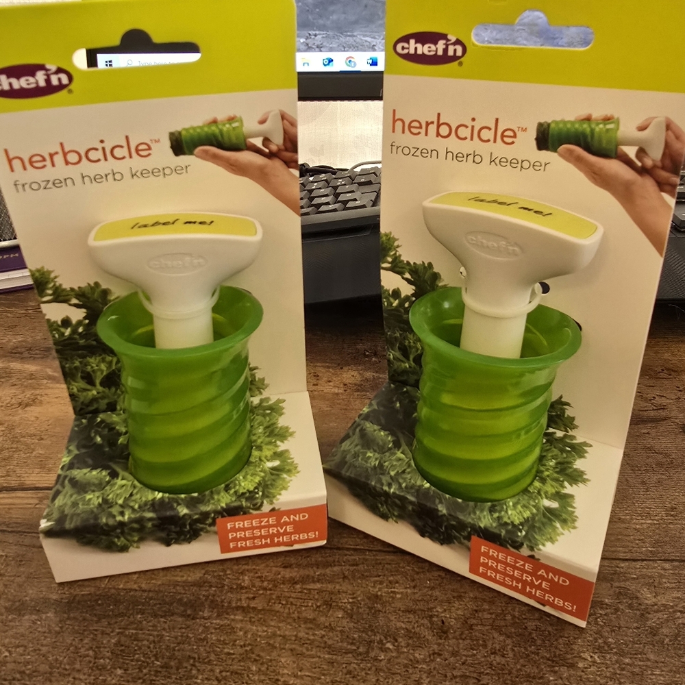 Chef'n Green and White Herbcicle Frozen Herb Keeper Kitchen Tool